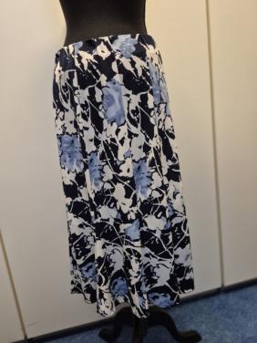 Zomerrok print blauw met crème maat 48