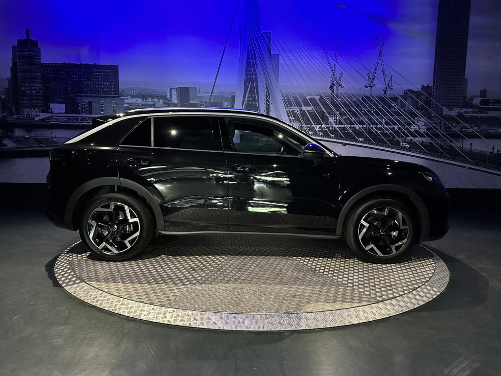 Volkswagen T-roc 1.5 etsi r-line first edition *led*camera*