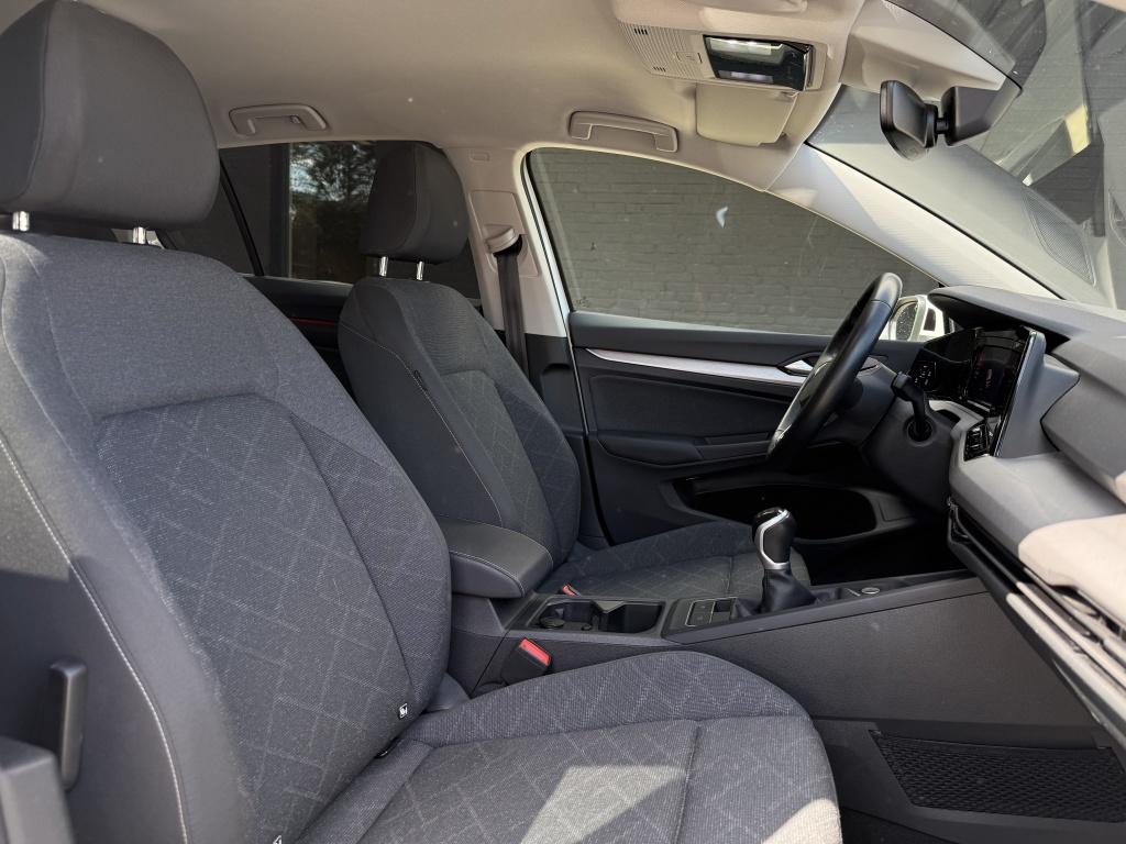 Volkswagen Golf 1.0 tsi life // led koplampen // trekhaak //