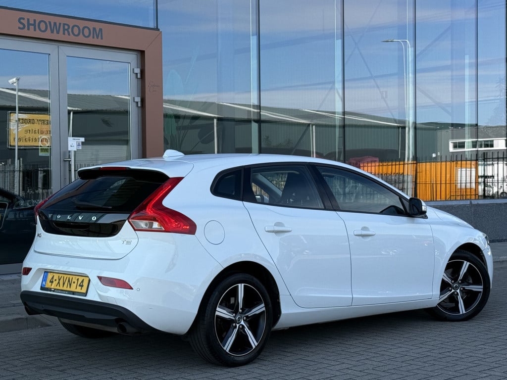 Volvo V40 1.6 t2 r-design | navi | cruise | stoelverwarming | parkeersensor