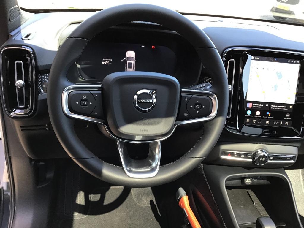 Volvo Ex40 extended range ultra dark europa