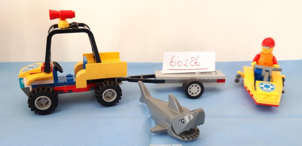 LEGO City 60286: ATV Strandredding , beach rescue met 1 minifiguur