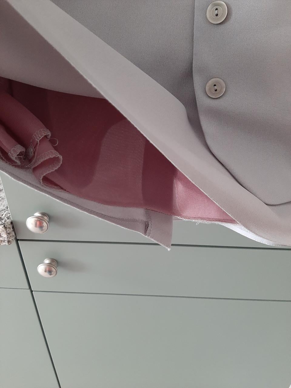 KOSTUUM - COLBERT / BROEK / ROK / GILET - LICHTGRIJS - MAAT 40 - IS NIEUW