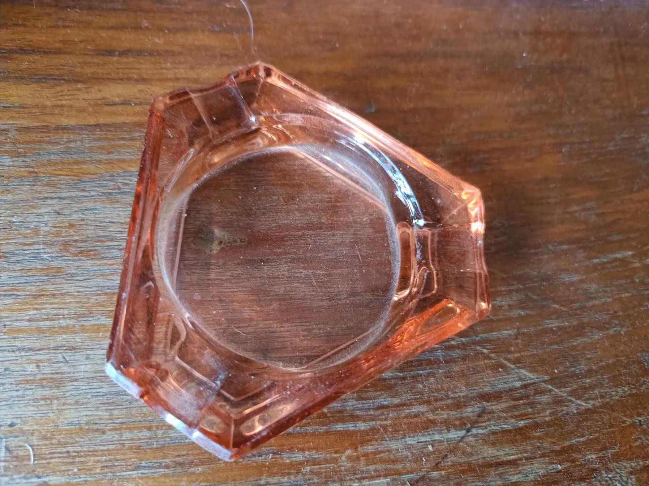 Kleine oude asbakjes