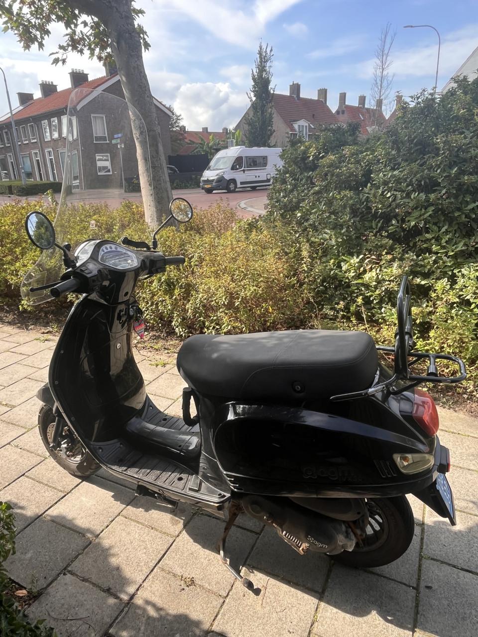 Scooter AGM