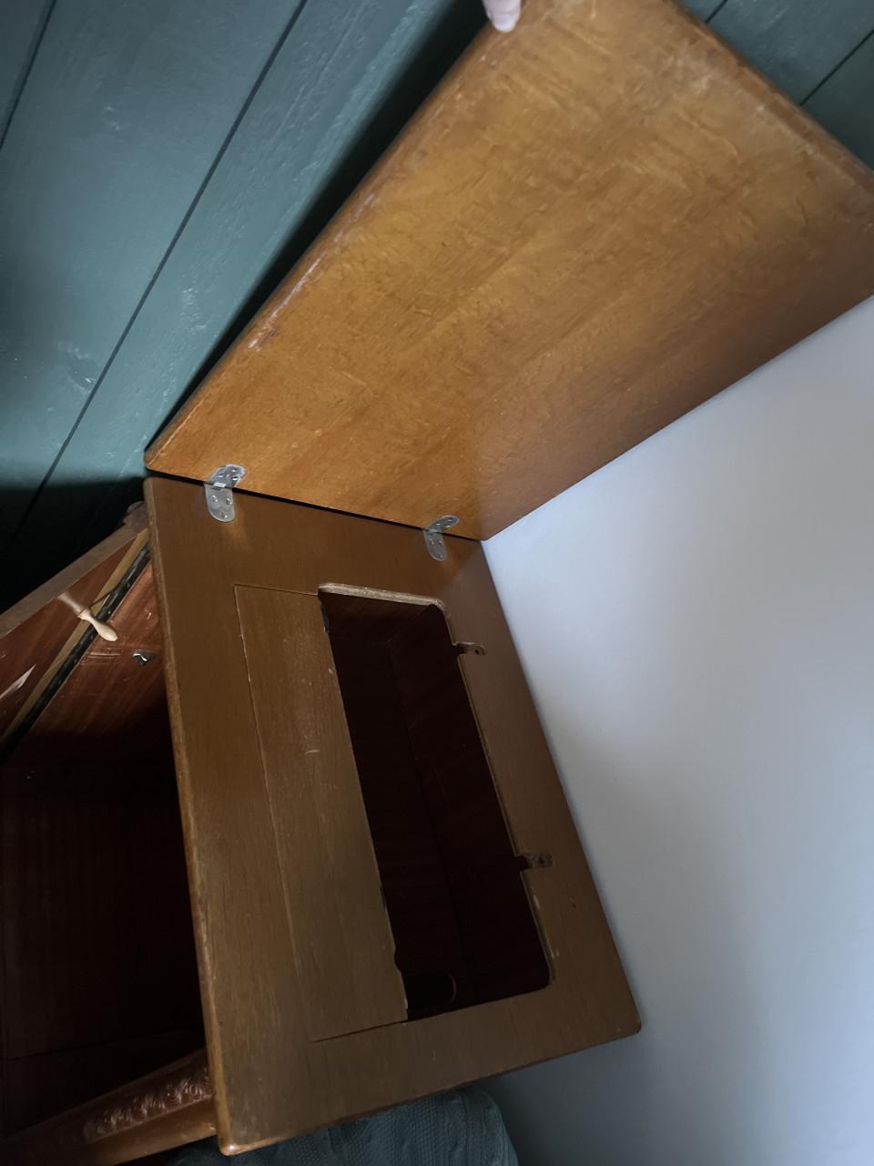 (Naaimachine) kastje