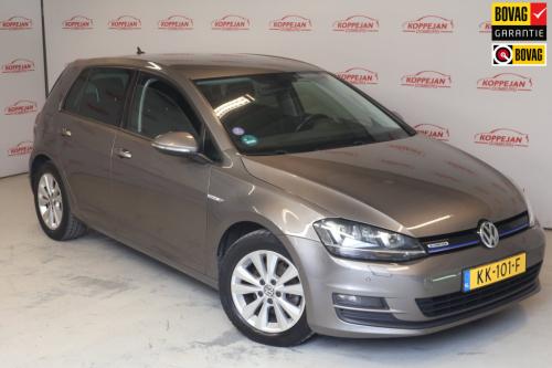 Volkswagen Golf 1.0 tsi connected series nl auto, carplay, all season bande