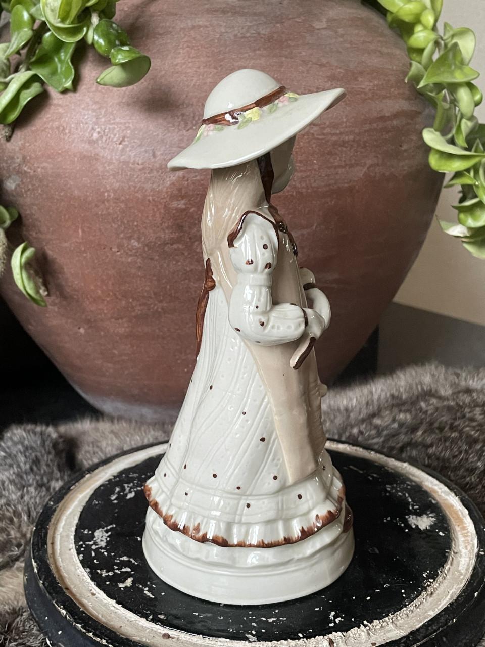 Vintage porseleinen beeldje