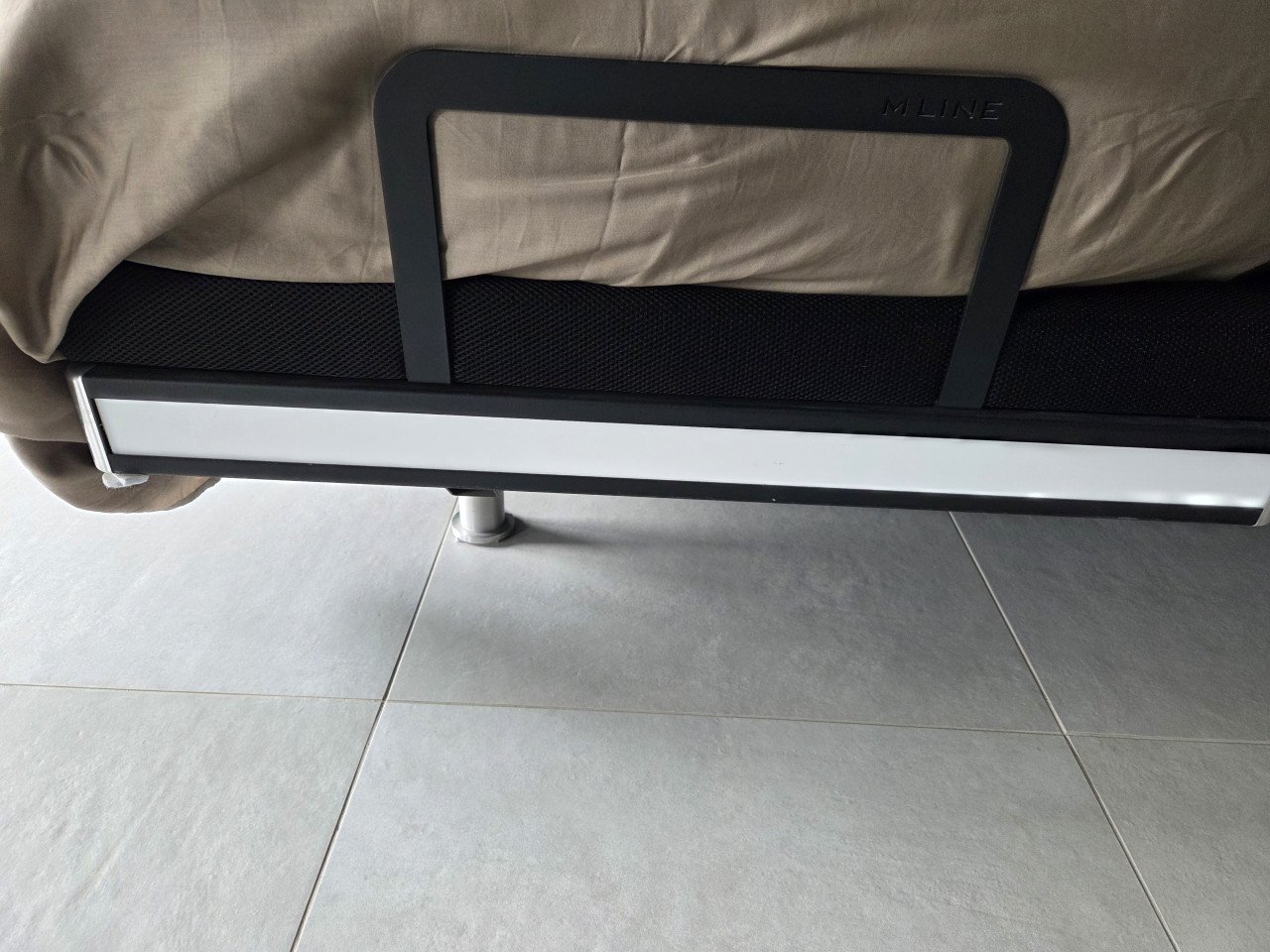 Twee persoons M-line electrisch verstelbaar, massage en verlichting.