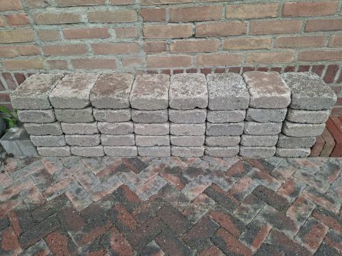 Decoratieve stenen voor vijverrand