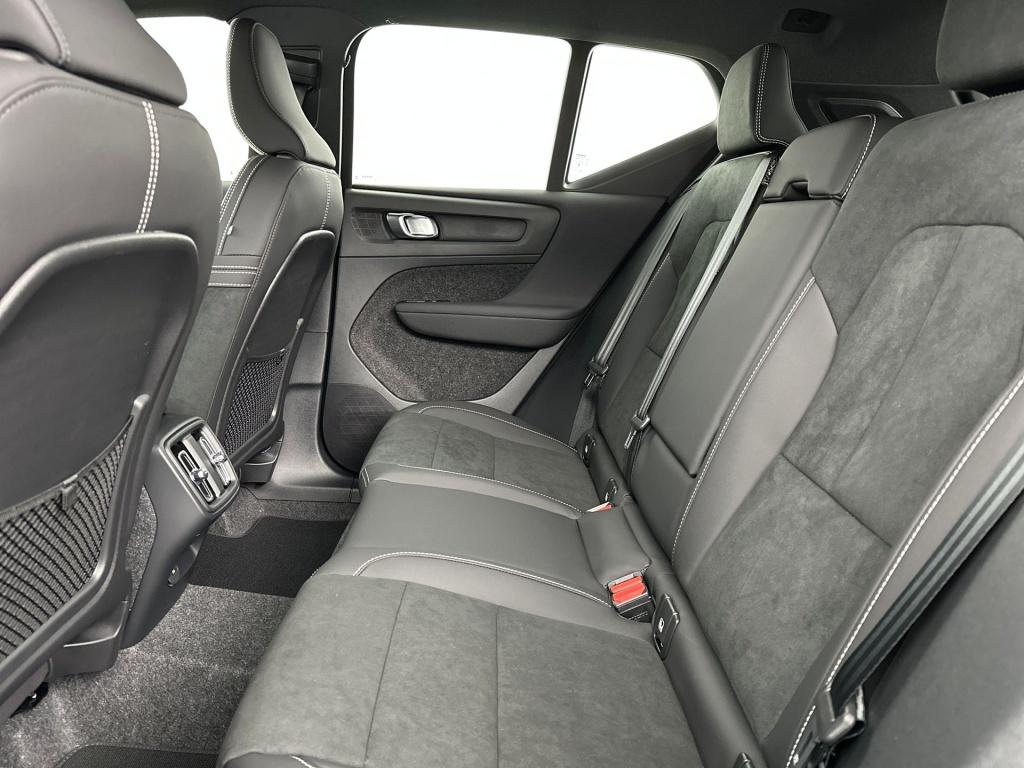 Volvo XC40 b4 plus black edition