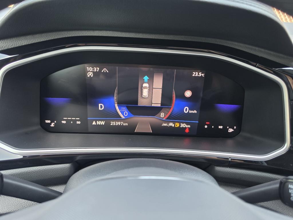 Volkswagen T-roc 1.5 tsi r-line | virtuel | clima | navi | parkassist | iq 