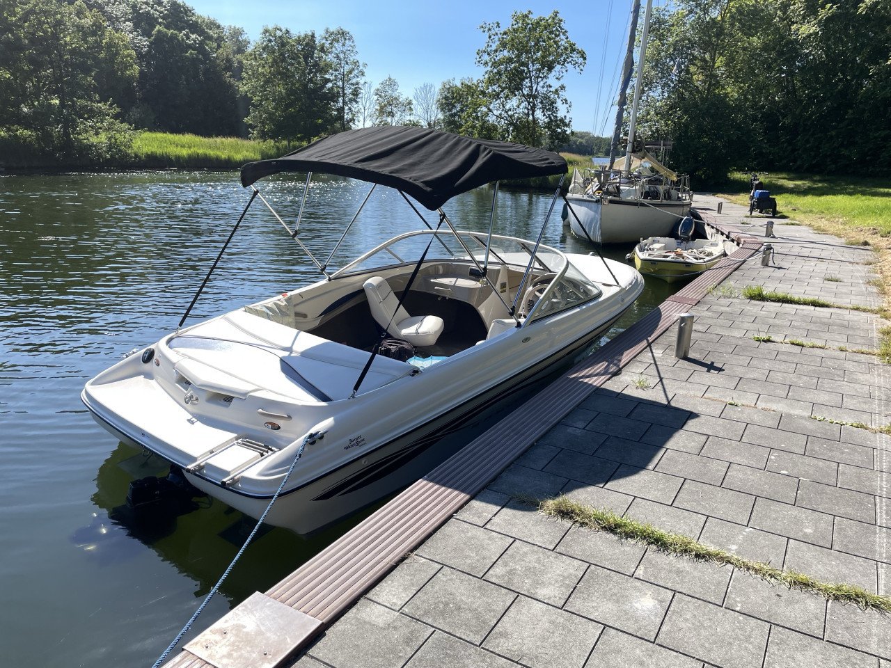 Mooie Bayliner Capri sport 185 speedboot 3.0 mercruiser