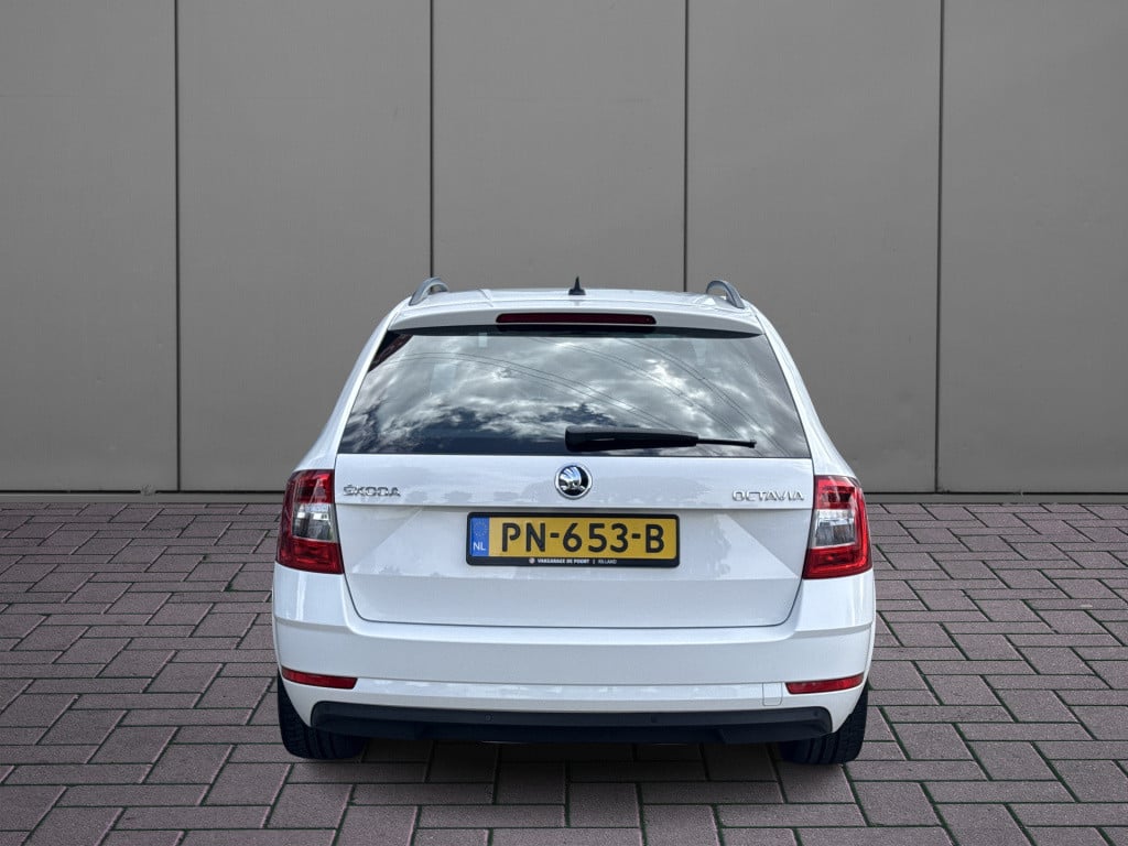 Skoda Octavia combi 1.0 tsi ambition business | nl-auto | navi | carplay | 