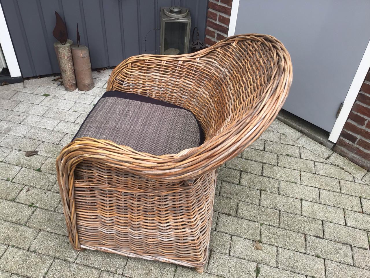 4 Rotan stoelen