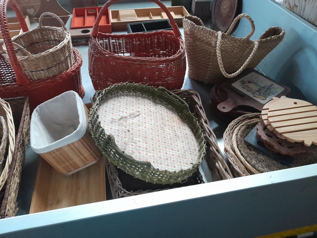 Diverse rieten manden