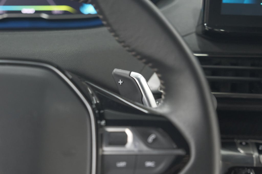 Peugeot 3008 1.6 hybrid 225 allure pack business | camera | navigatie | app