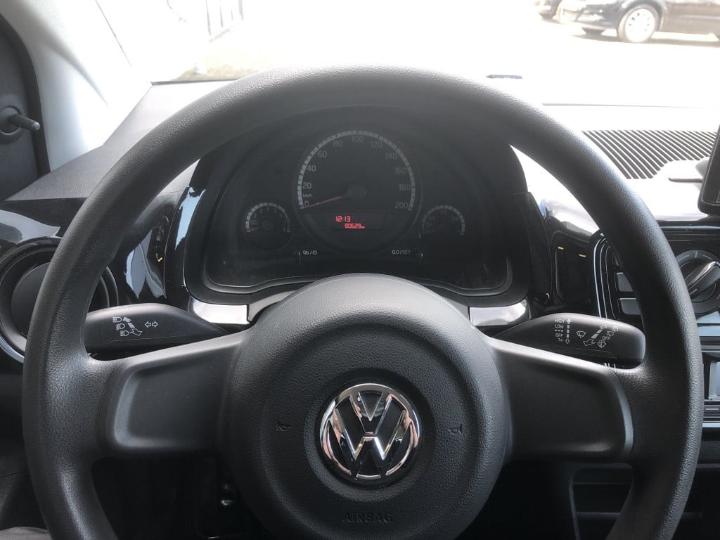 Volkswagen UP! 1.0 move up! bluem.
