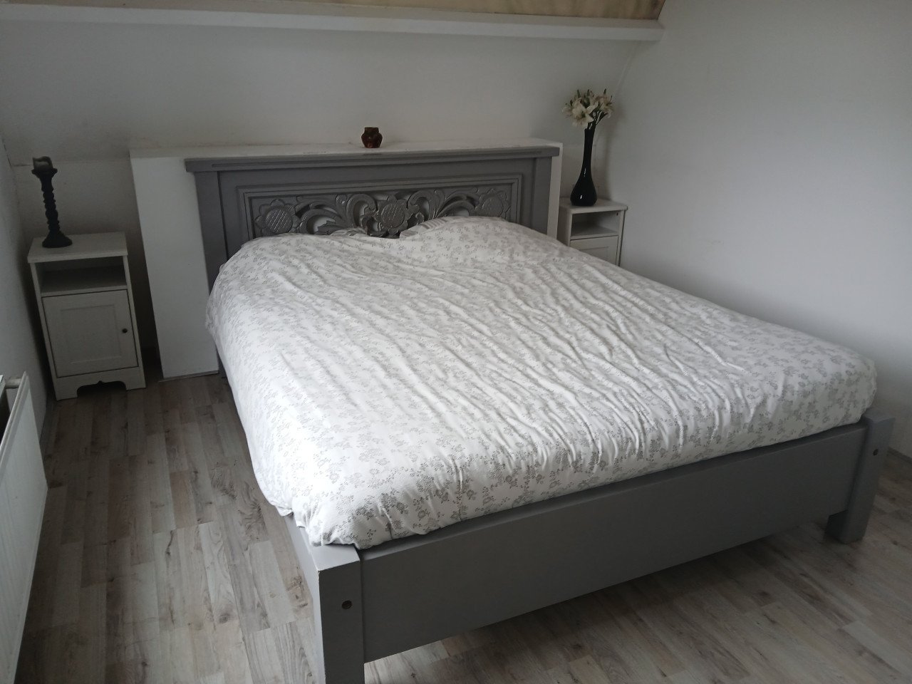 Robuust tweepersoons bed
