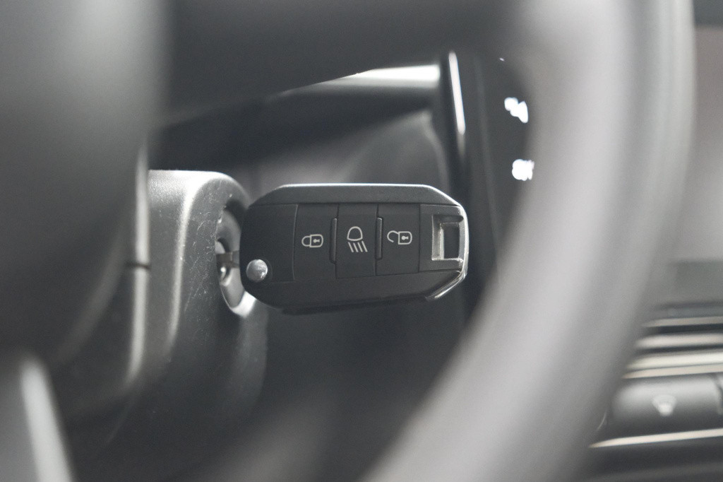Citroen C3 puretech 82 feel | apple carplay | climate control | 15 inch lic