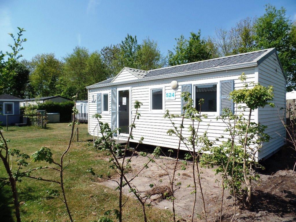 Keurig chalet te koop op kleine camping nabij Noordzee en Grevelingenmeer