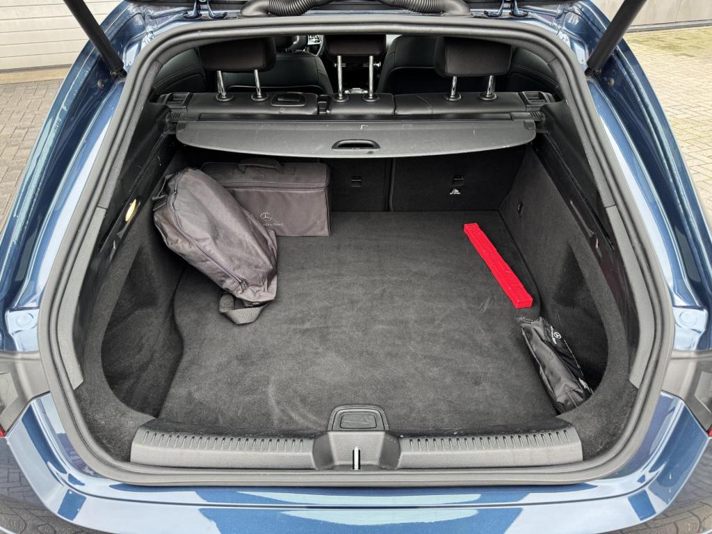 Mercedes-Benz Cla shooting brake 250 e luxury line soh 97% rijassistentiepa