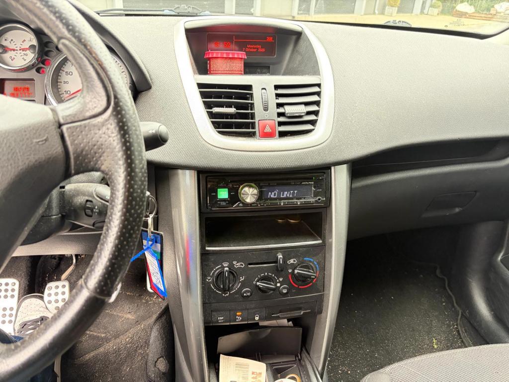 Peugeot 207 1.4 vti xr/inruilkoopje/zo mee!/handel/export/lees tekst!