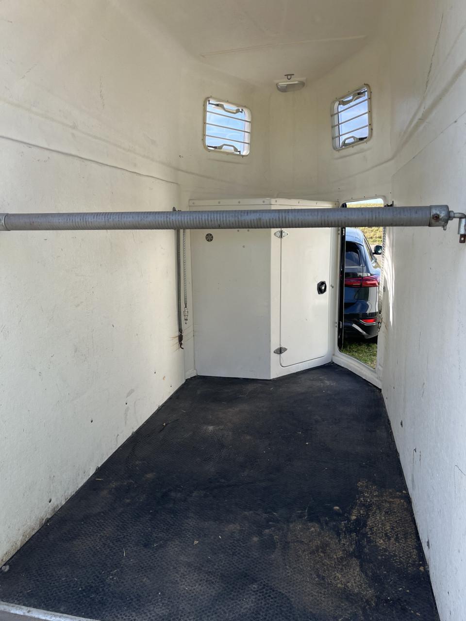 Polyester lichtgewicht Thiel met zadelkamer en aluminium bodem