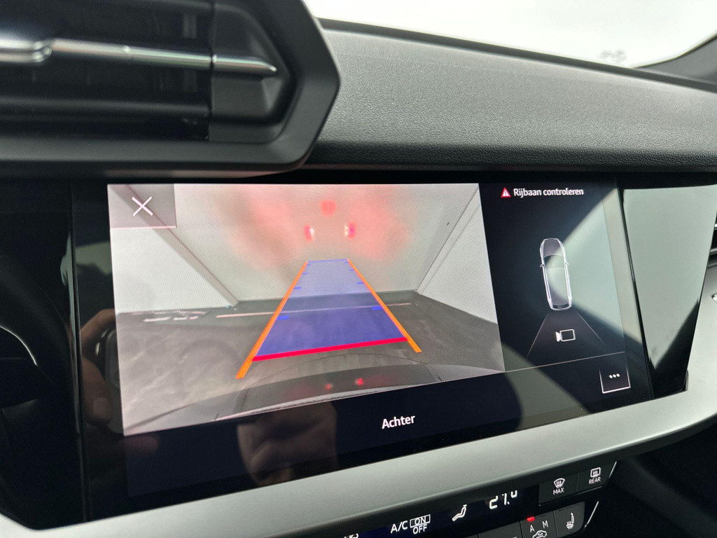 Audi A3 sportback 40 tfsi e s-line pano matrix camera acc lane