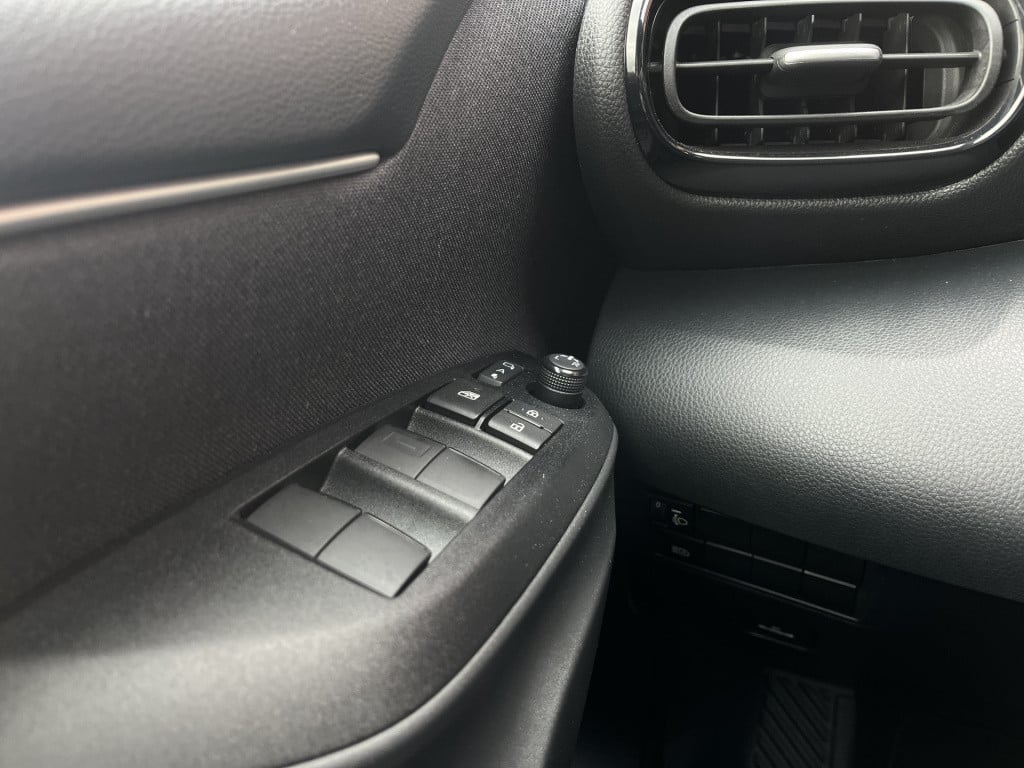 Toyota Yaris 1.5 hybrid executive | carplay | navi | stoelverw. | acc