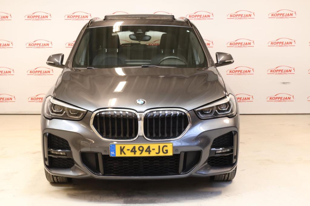 BMW X1 sdrive20i executive m sport edition nl auto, panorama, trekhaak, hea