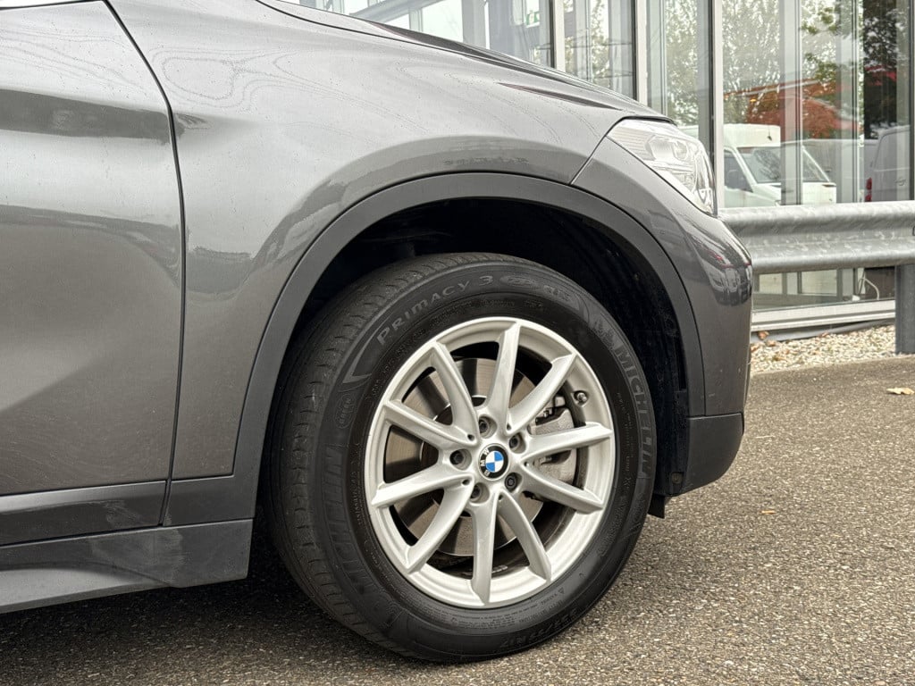 BMW X1 sdrive20i centennial executive | nl-auto | 1e eig | dealer oh | navi