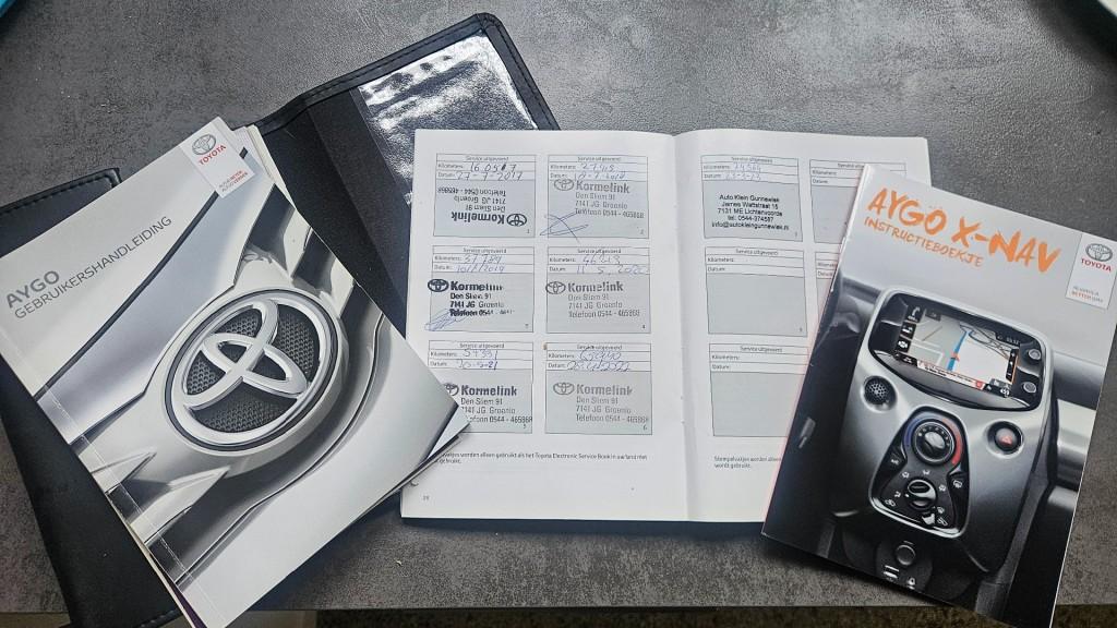 Toyota Aygo 1.0 vvt-i x-wave cabrio top / nl auto / nap / 80.865 km !