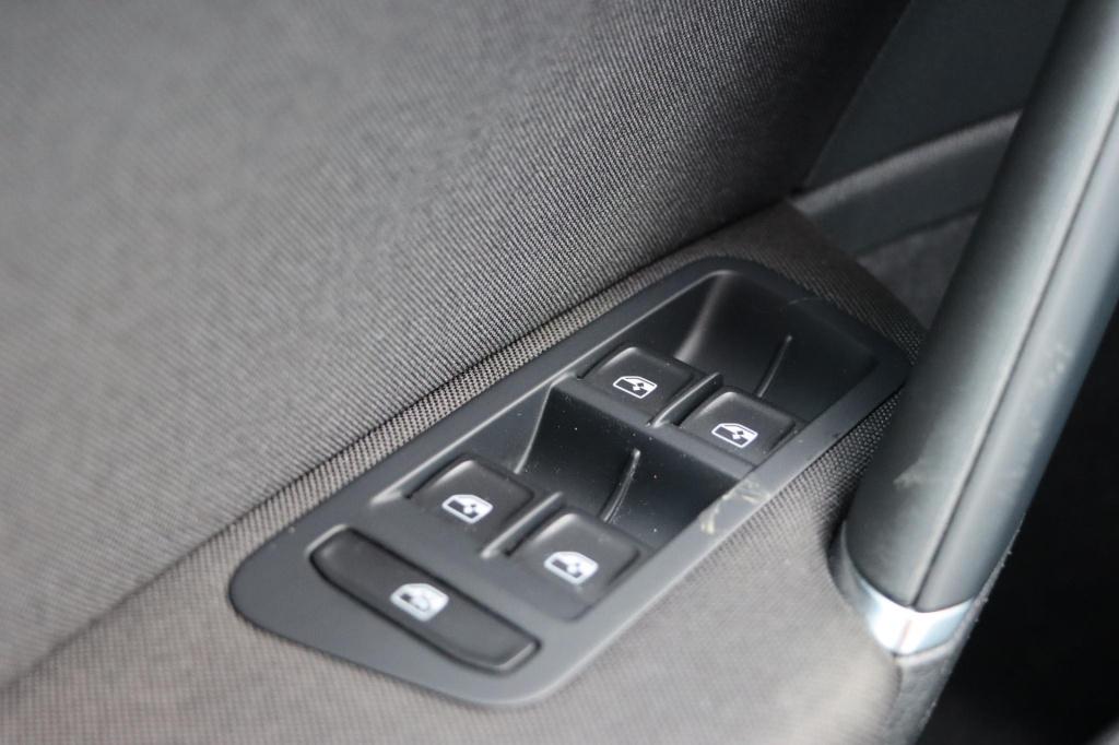 Volkswagen E-golf e-edition | soh 94,3% | navigatie | parkeersensoren | dri