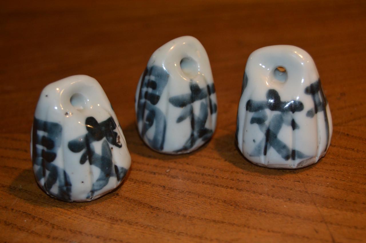 3 Chinese weefgewichten in prima staat! 19e/ 20e eeuw