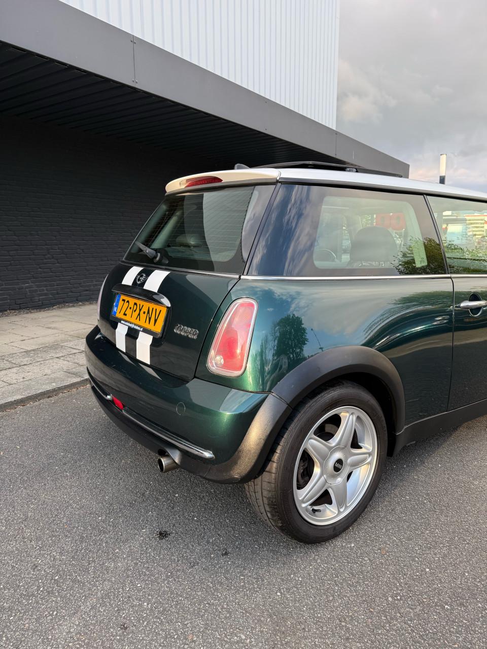 Mini cooper 1.6 PANO/CRUISE/NWAPK