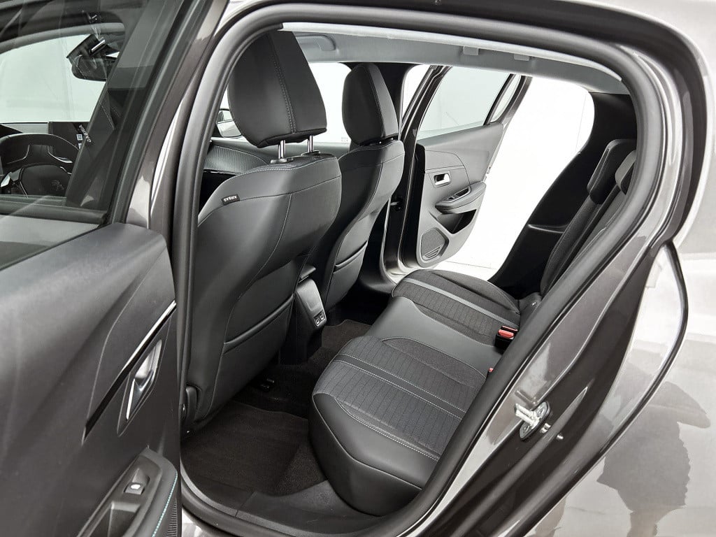 Peugeot 208 100 pk automaat allure | rijklaar | navi | camera | lm velgen |