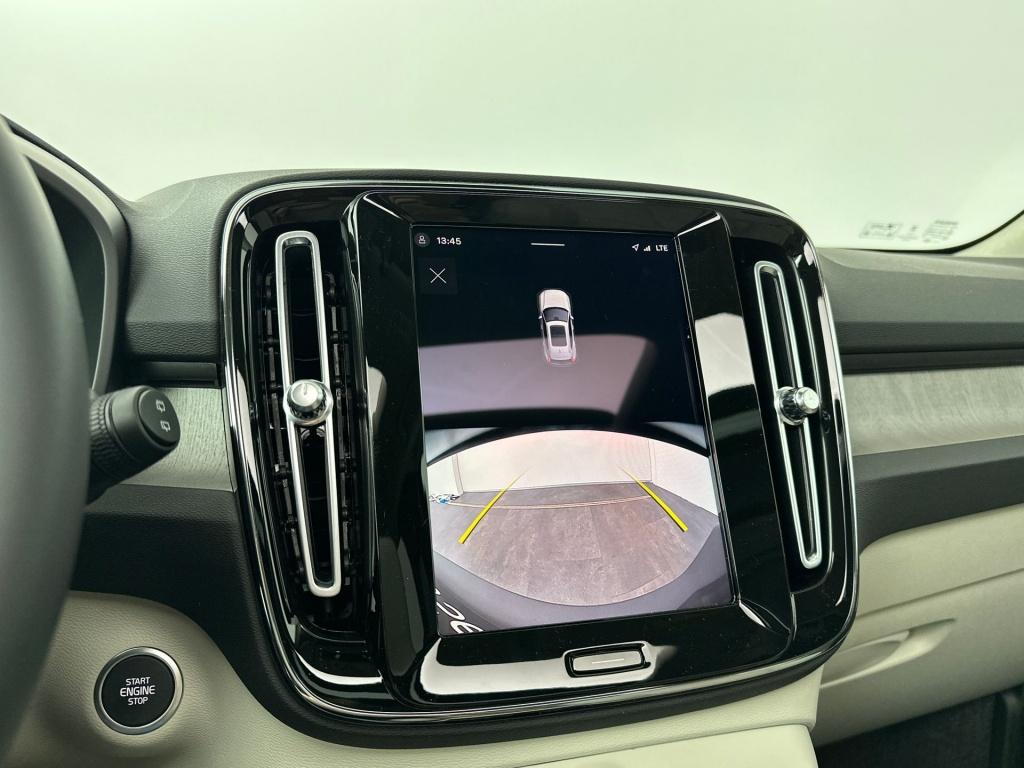 Volvo XC40 b4 gt plus dark pano