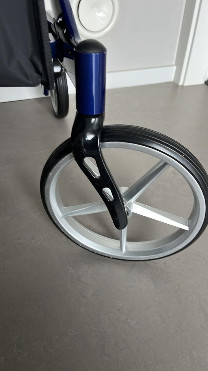 Rollator Travixx de luxe Dark Blue mt. M recent gekocht 2024