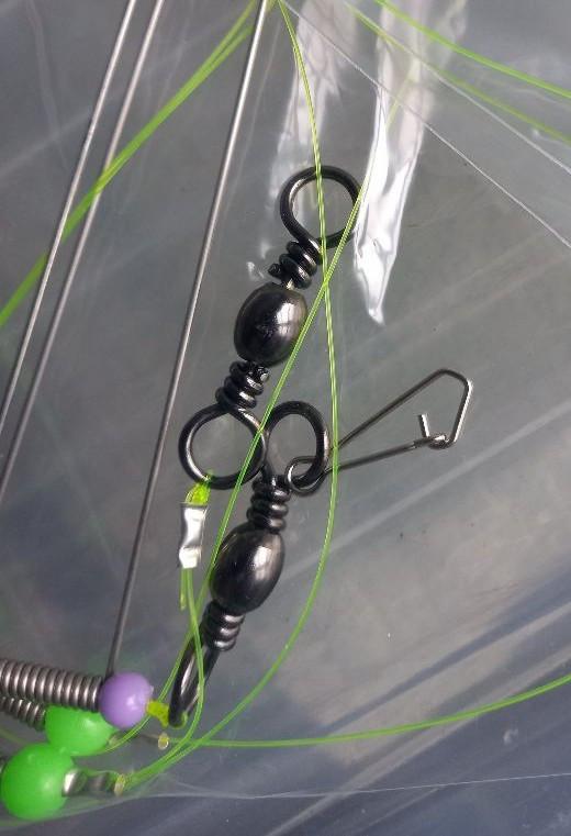 Nog onderlijnen met verenstaal afhouders en lumi kraaltjes .