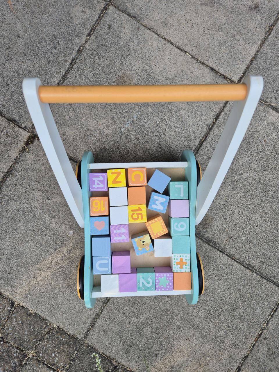 Houten loopwagen (Studio Circus)