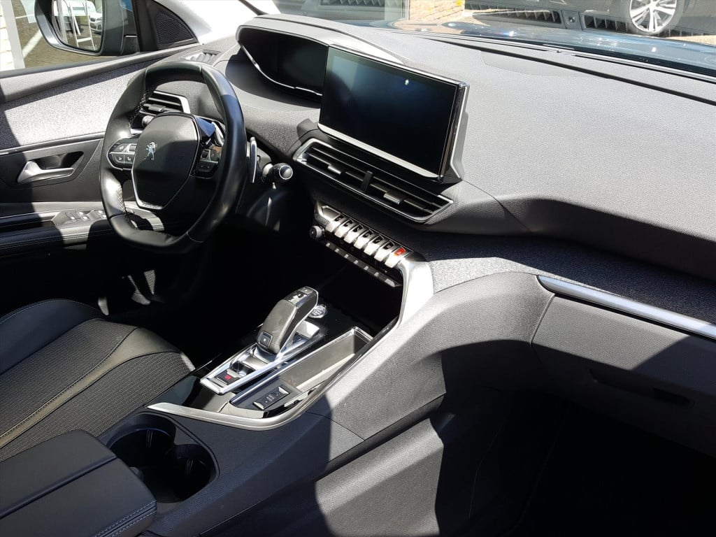 Peugeot 3008 1.2 puretech 130pk s&s eat8 allure | navi | bt | applecarplay&