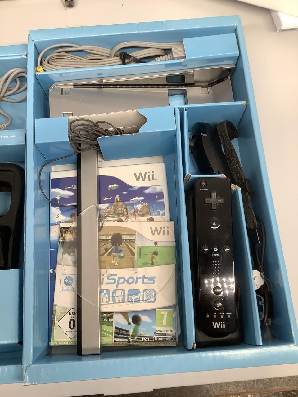 Nintendo Wii Limited Edition Sports Resort Pak