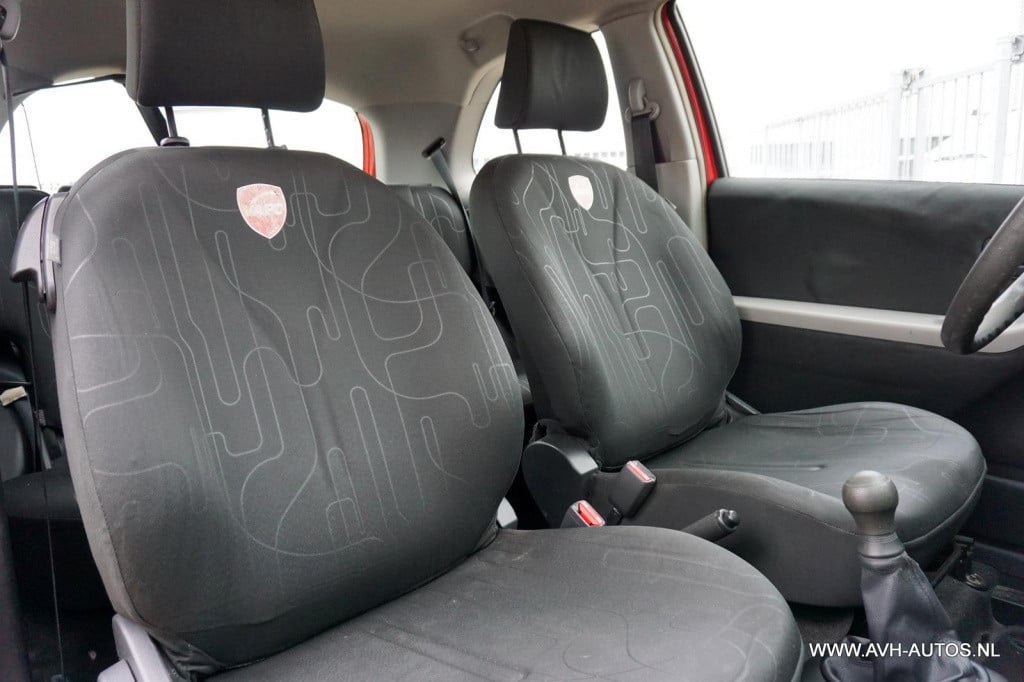 Toyota Yaris 1.0 vvti acces