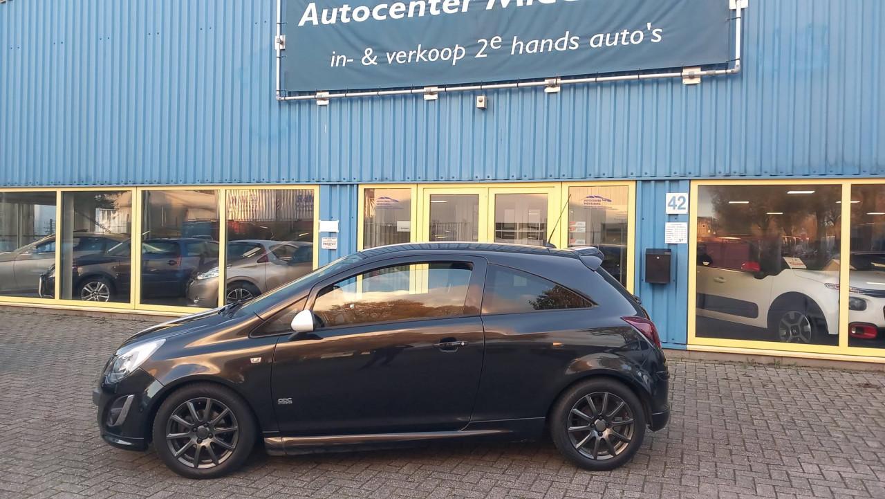 Opel Corsa 1.2 16v Cosmo AUTOMAAT !!OPC-line 3drs bj:2013 airco navigatie