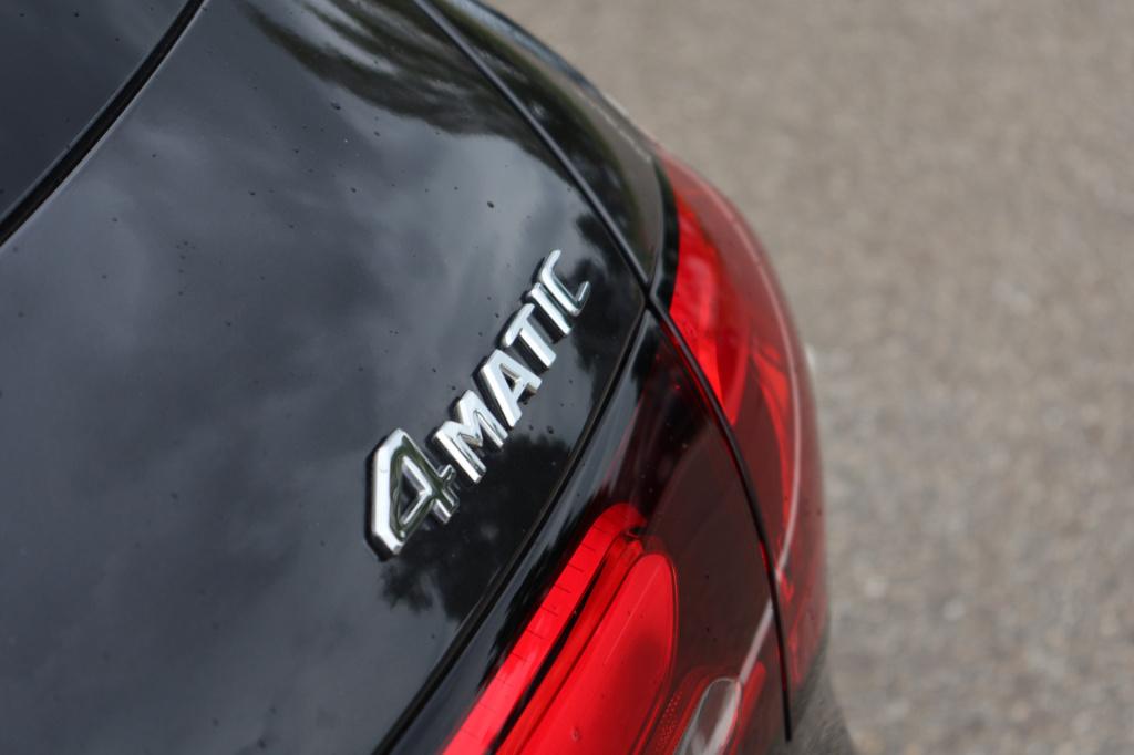 Mercedes-Benz Glc 300e 4matic amg l airmatic l gestuurde achteras l panoram