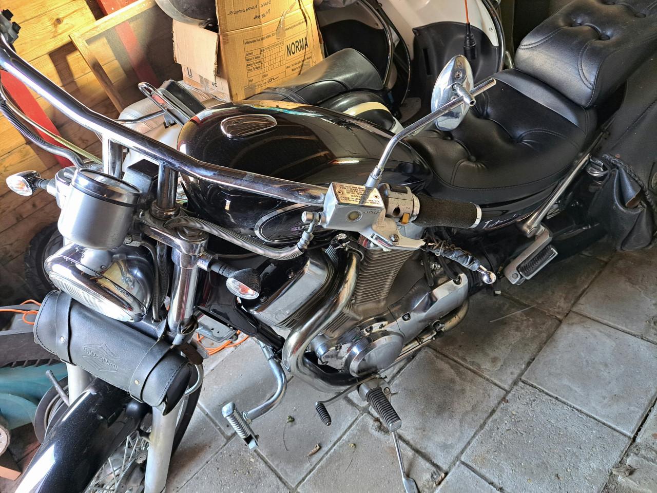 Suzuki intruder 1400