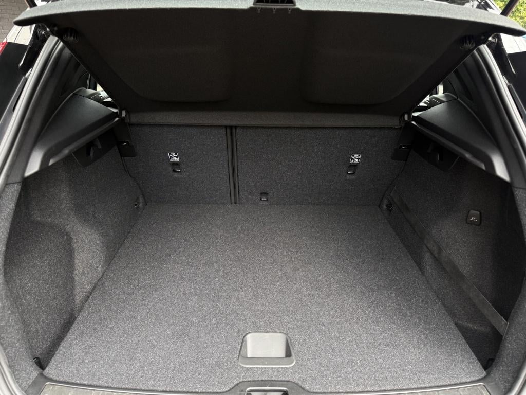 Volvo XC40 1.5 t2 momentum - 12.600km - nieuwstaat -