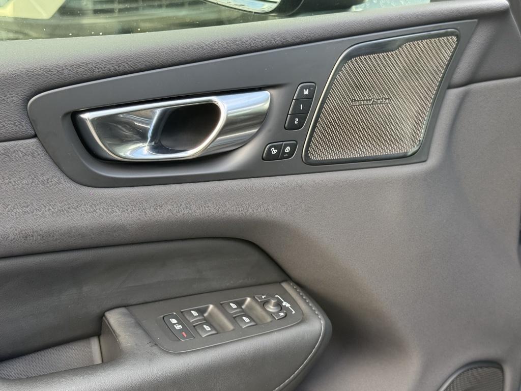 Volvo XC60 t6 398pk recharge ultra dark| panodak| adap.cruise| head-up| 360