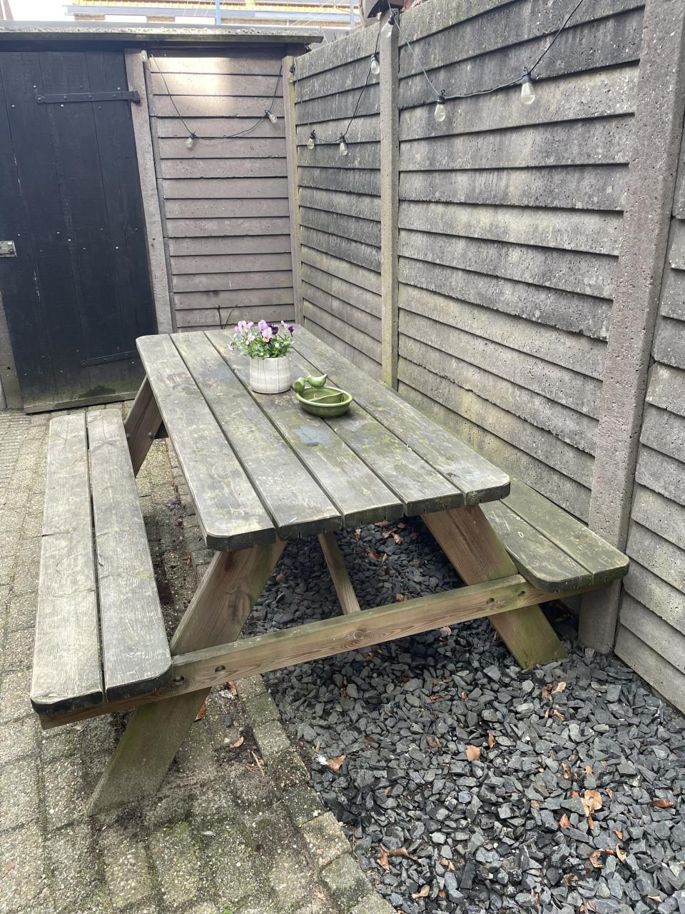 Houten picknicktafel